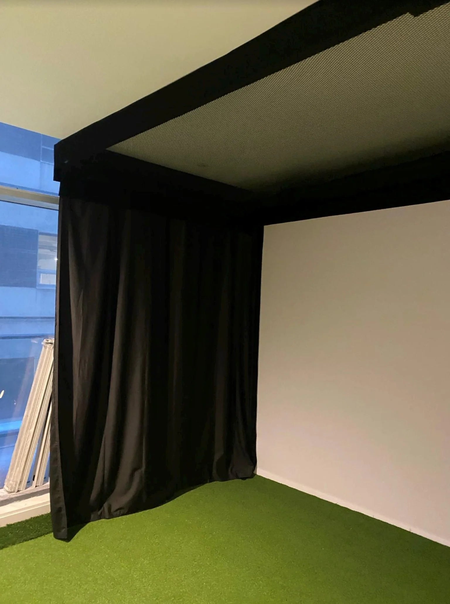 The Indoor Golf Shop - SIG Golf Simulator Curtains - Golfieshop